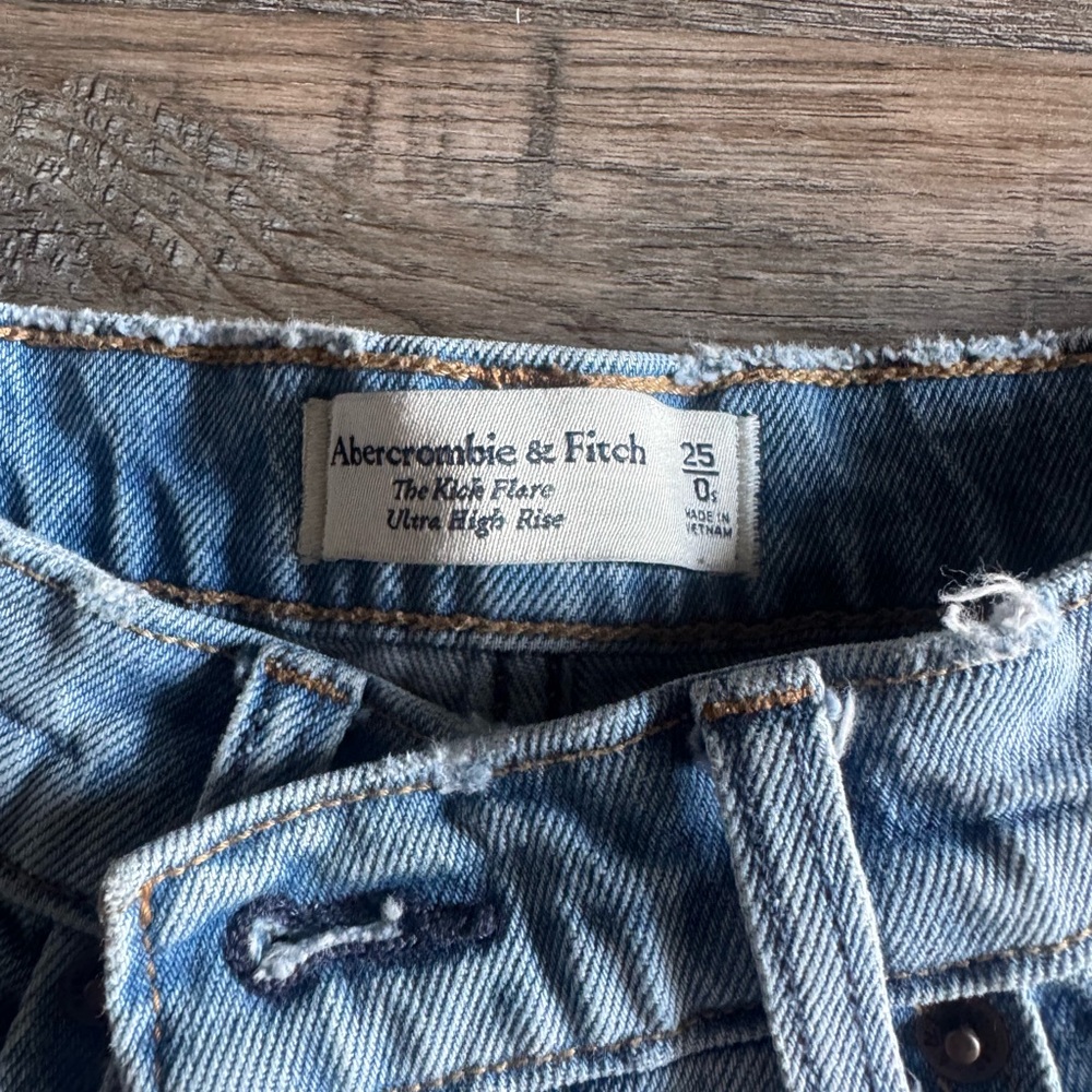 Abercrombie & Fitch Ultra High Rise Jeans